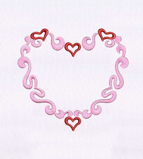 Magnificently Outlined Delicate Heart Embroidery Design